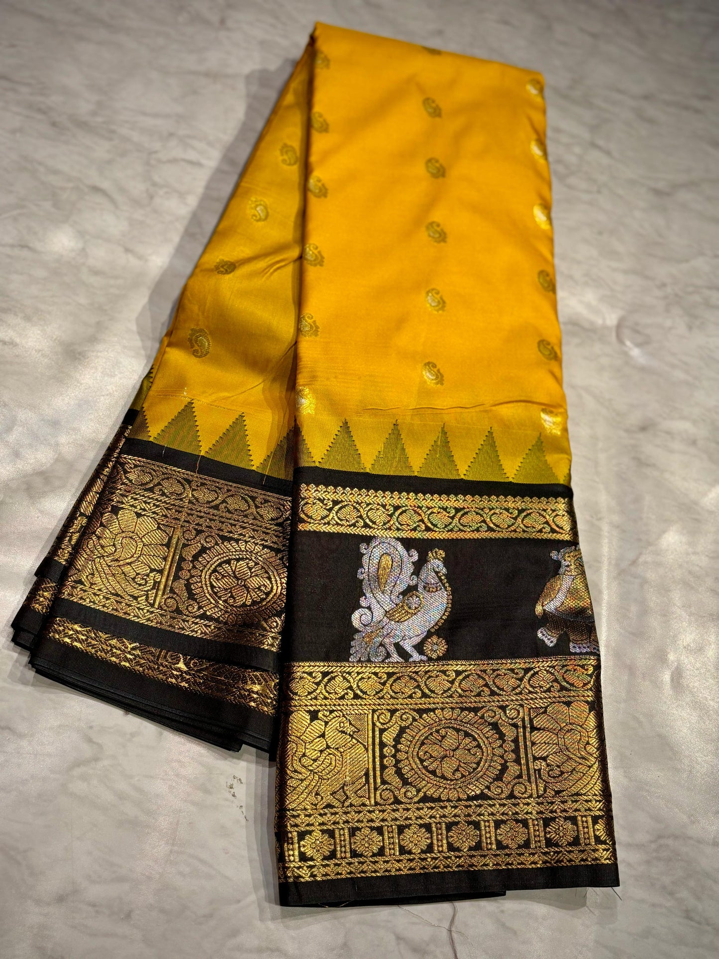 Gadwal Kanchi Pattu Saree