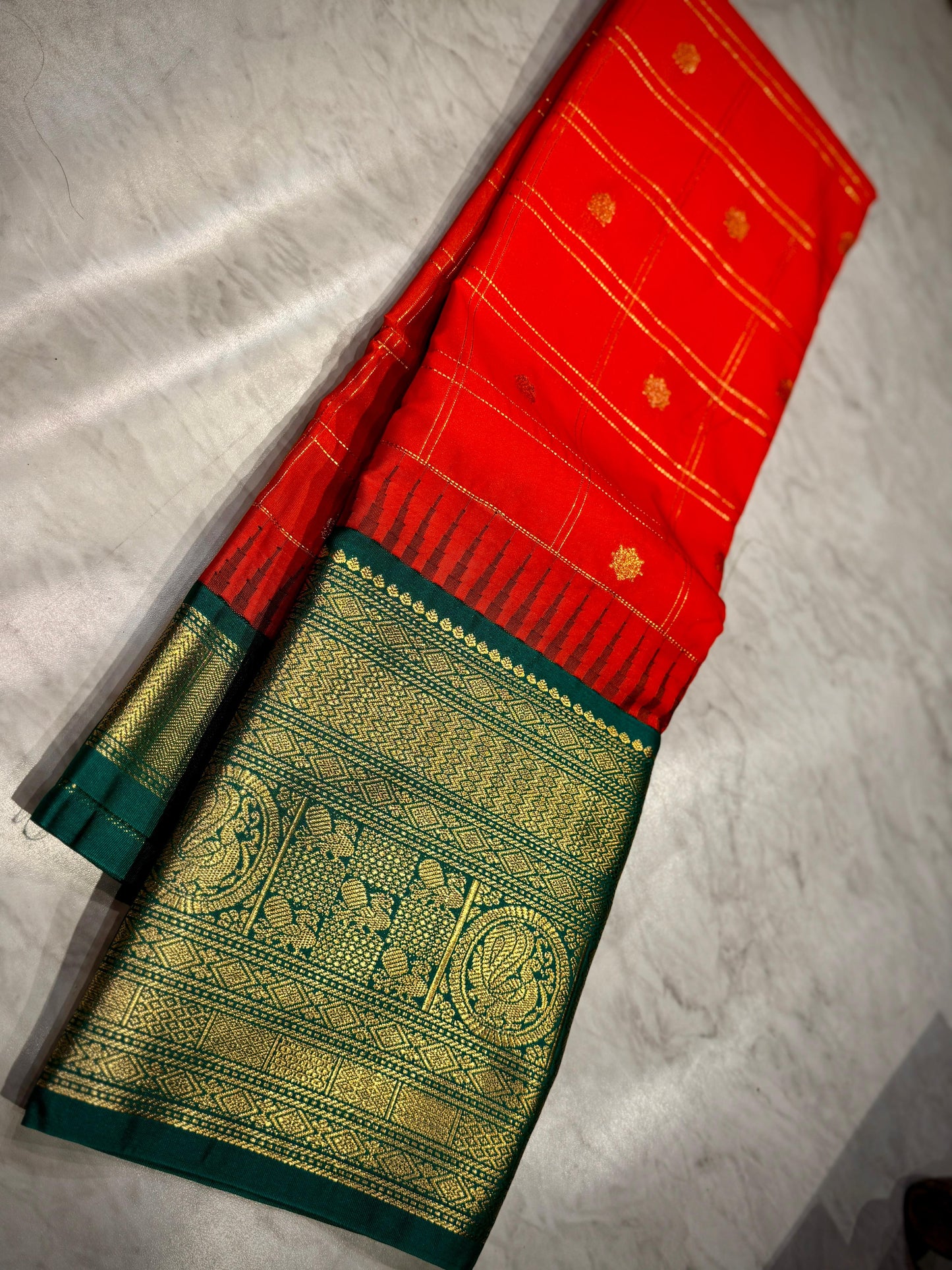 Kanchi Gadwal Pattu Saree