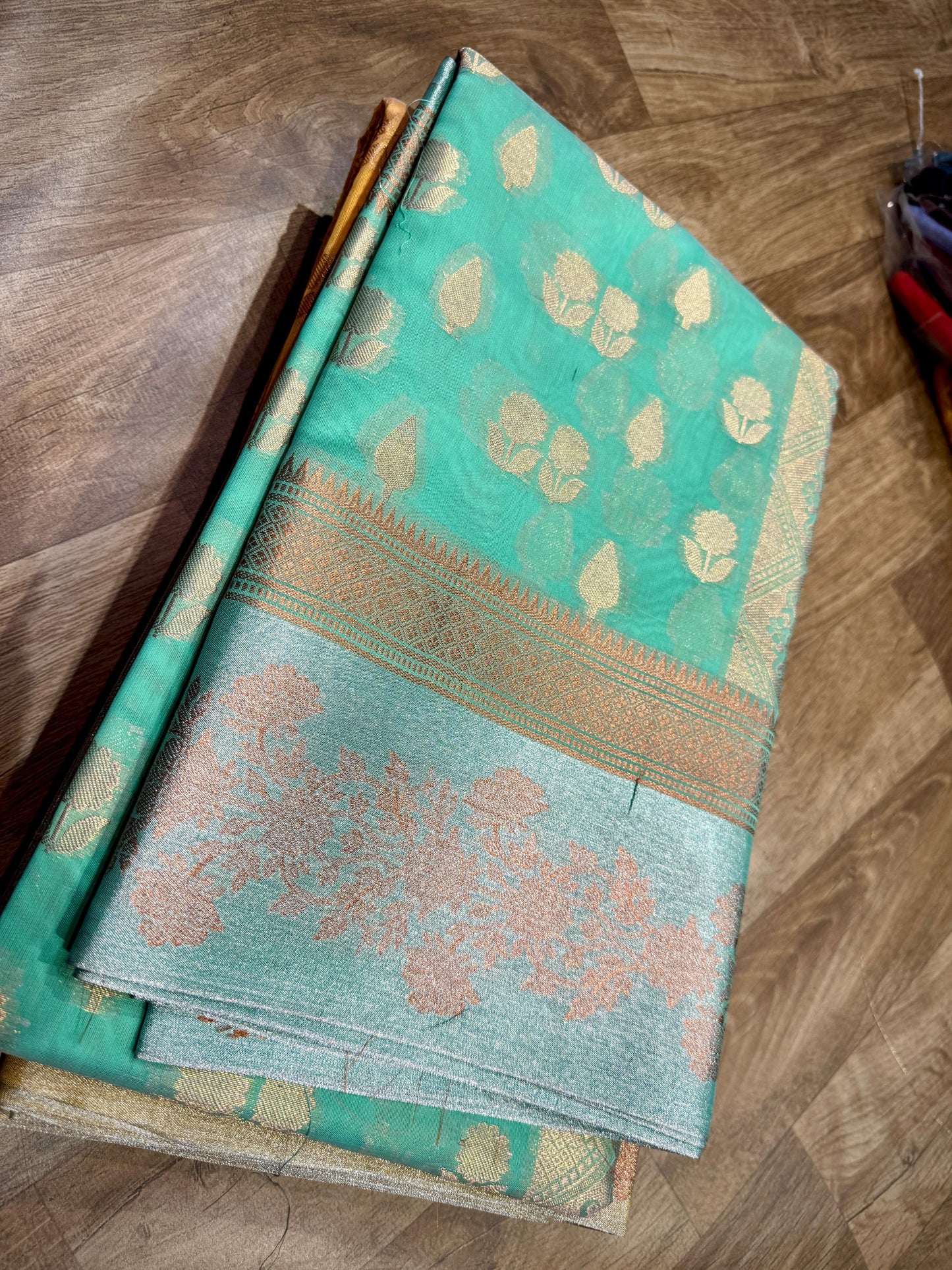 Pettubadi Sarees For Gifting