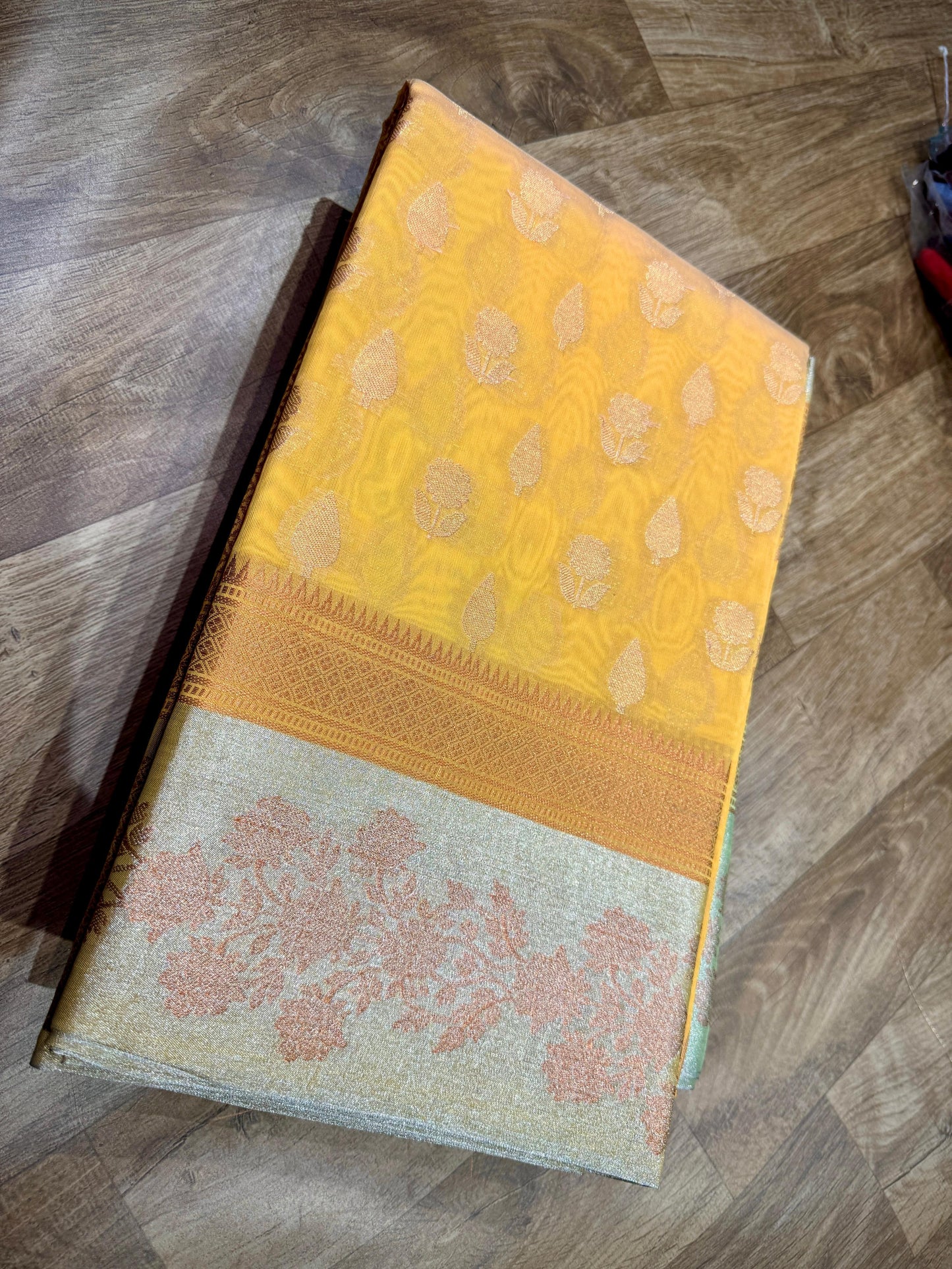 Pettubadi Sarees For Gifting