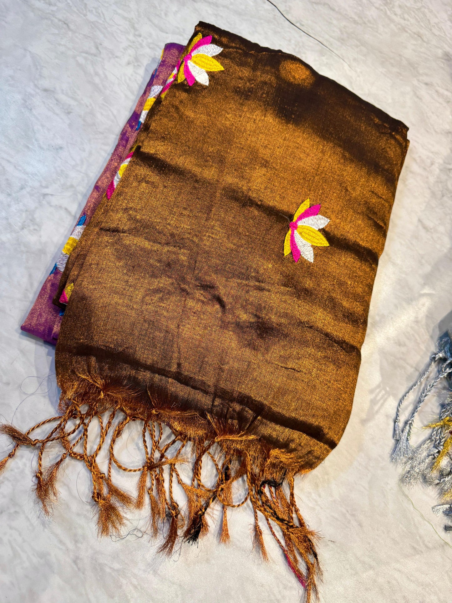 Kaddi Linen Tissue Saree