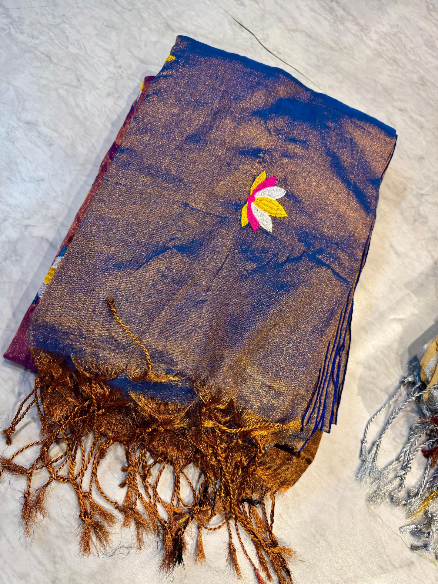 Kaddi Linen Tissue Saree