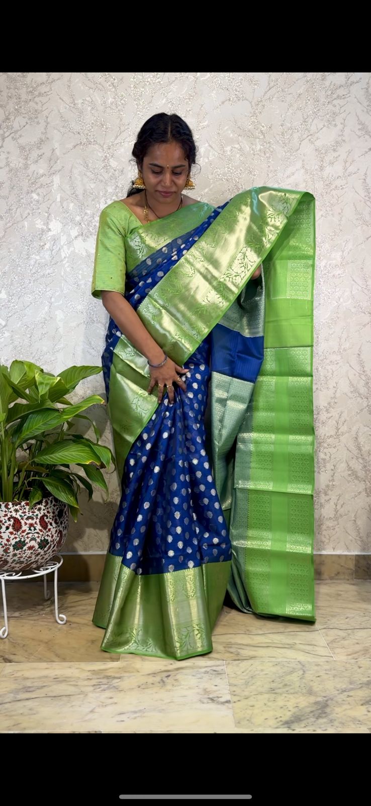 Banarasi Pattu
Saree
   Budget Saree
   Nice Saree
   Gift for Mother Present for Mother
   Gift for mom Present for Mom
   Gift for Gf  Present for Gf