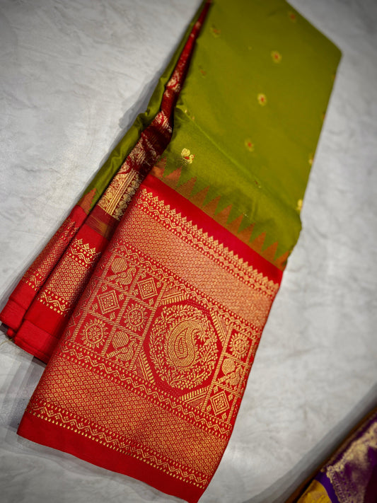 Kanchi Gadwal Pattu Saree