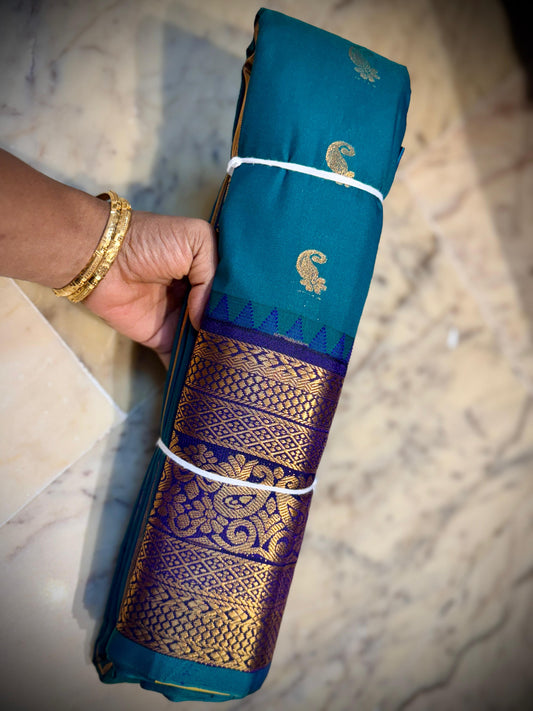 Kanchi Gadwal Pattu Saree
