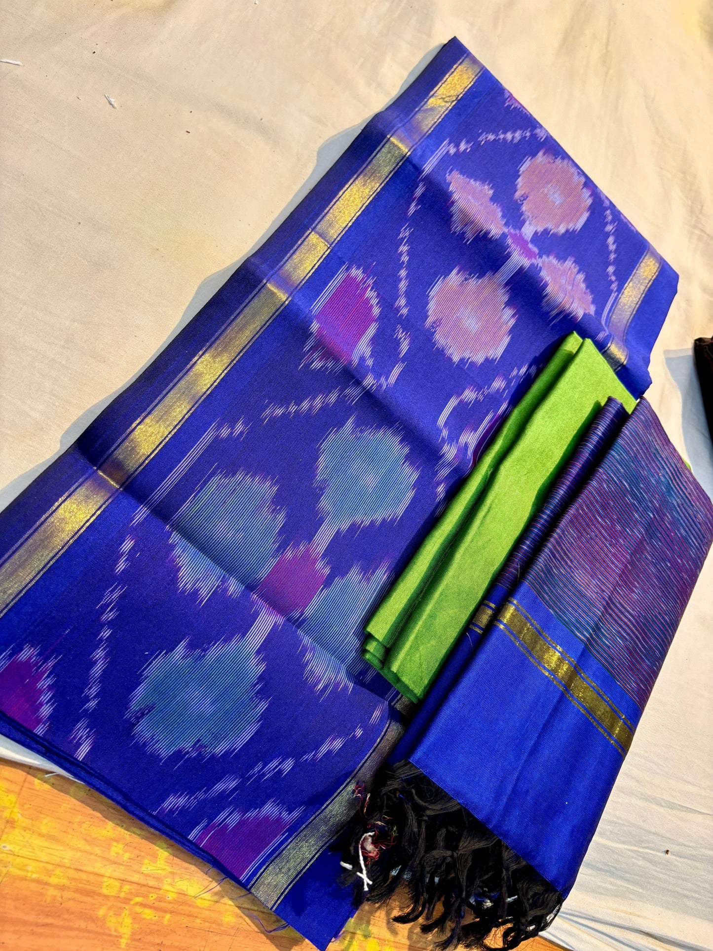 Semi Ikkath Pochampally Dress Materials